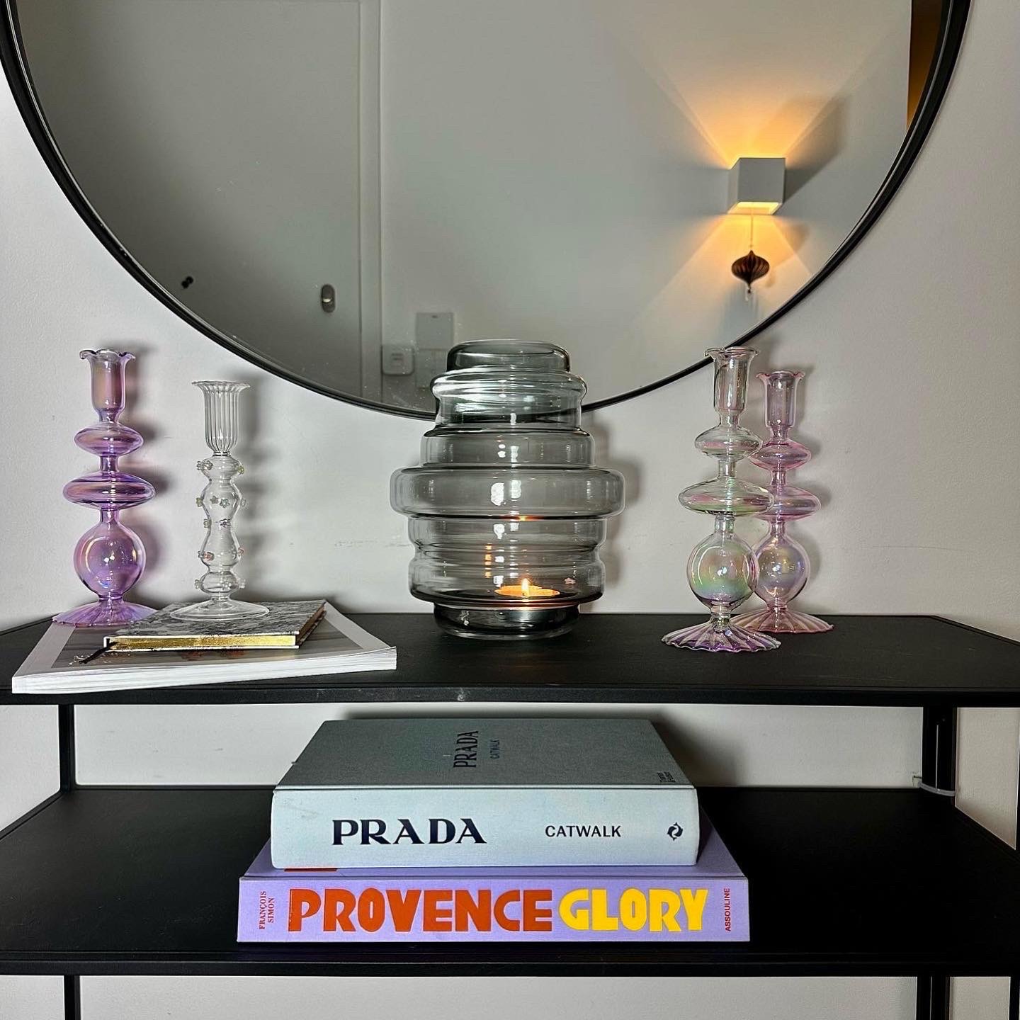 Ravie candlestick in transparent with flower details